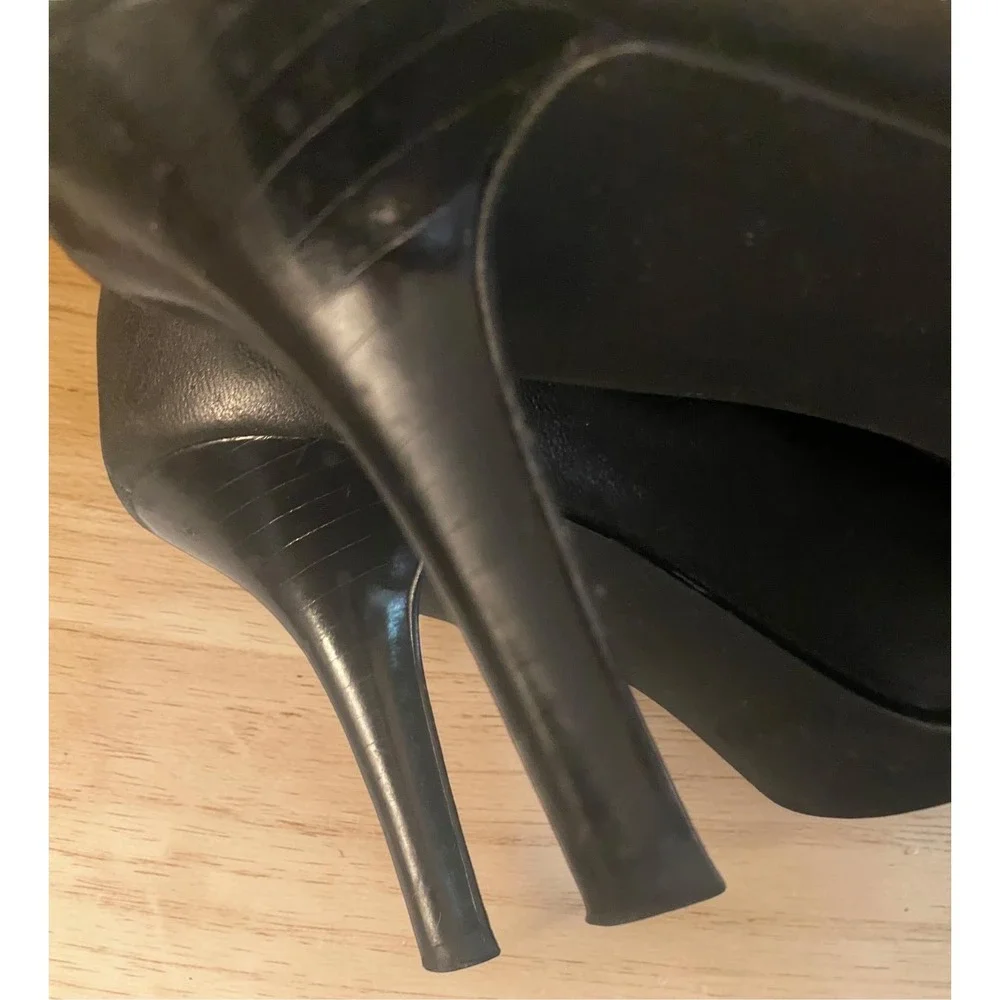Coach Peep Toe Black Leather Signature Button Detail  Women's Size 6.5 Pumps